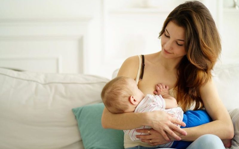 Primeros pasos para lograr amamantar a tu bebé - Casa Pediátrica